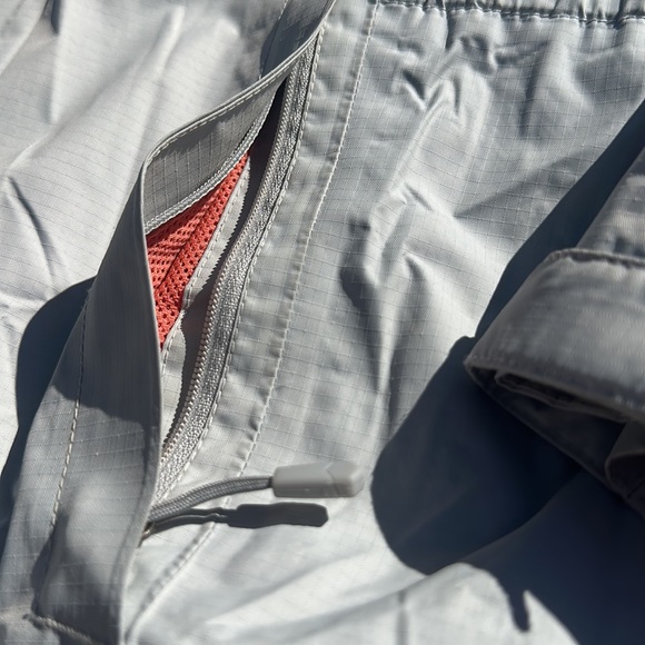 Mountain Hardware outer shell rain jacket white with orange mesh inner lining SP - Picture 3 of 11